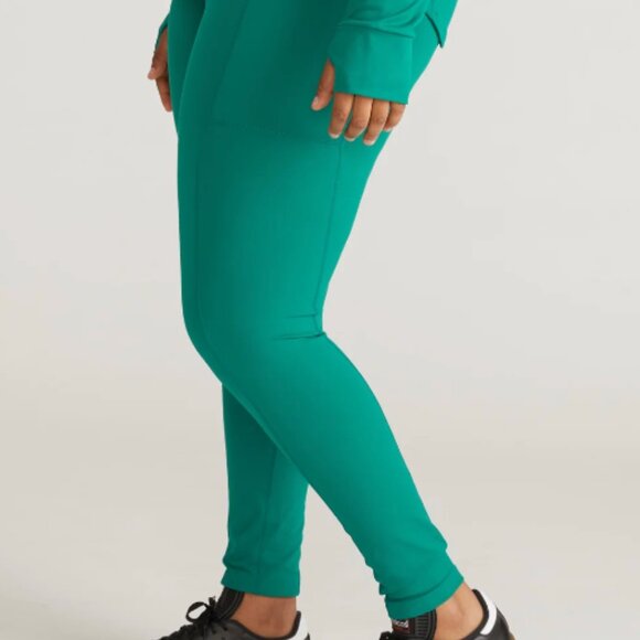 Universal Standard Leggings Knitted Fabric - Picture 4 of 9